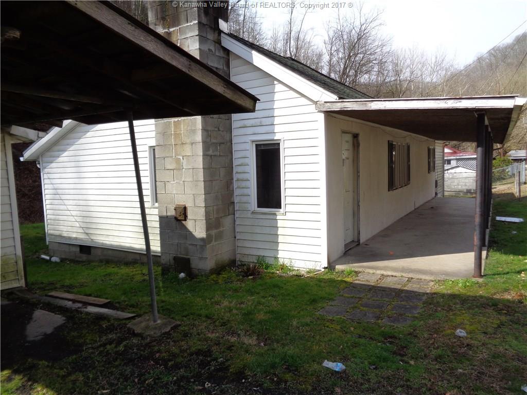 5618 Kelly's Creek Road, Mammonth, WV 25132