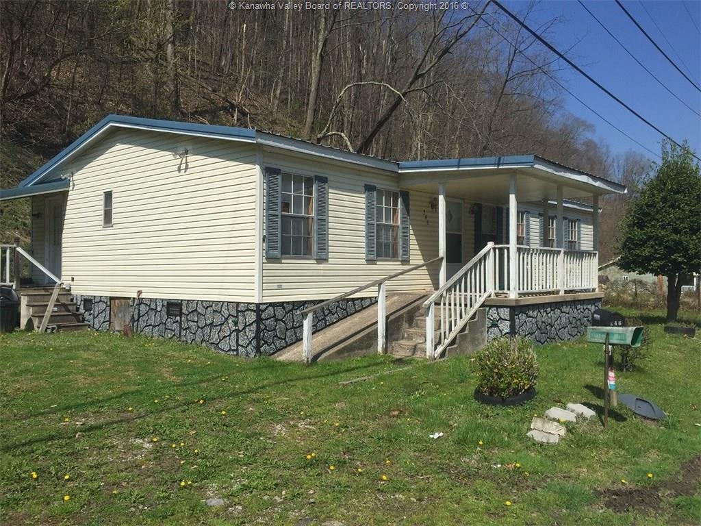 246 Morris Drive, Montgomery, WV 25136