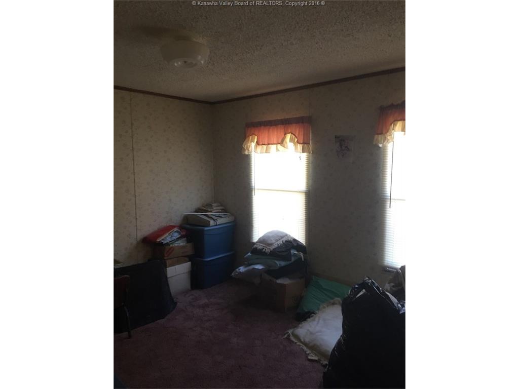 246 Morris Drive, Montgomery, WV 25136