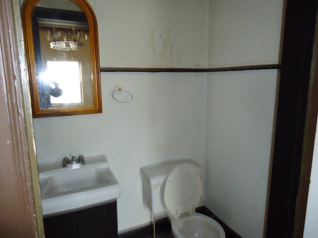 202 SIXTH STREET, Montgomery, WV 25136