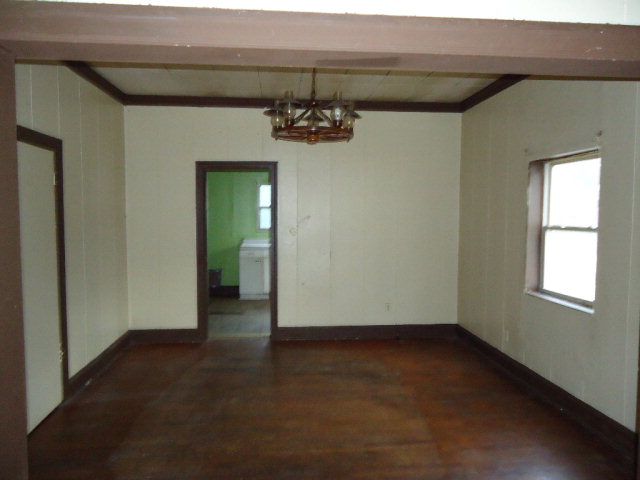 202 SIXTH STREET, Montgomery, WV 25136