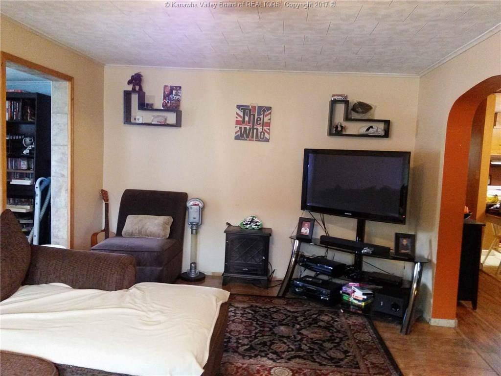 46 Toller Road, Nellis, WV 25142