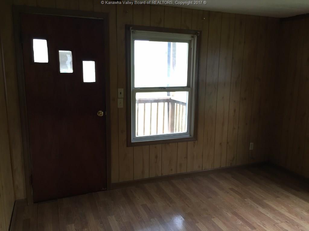 2518 25th Street, Nitro, WV 25143