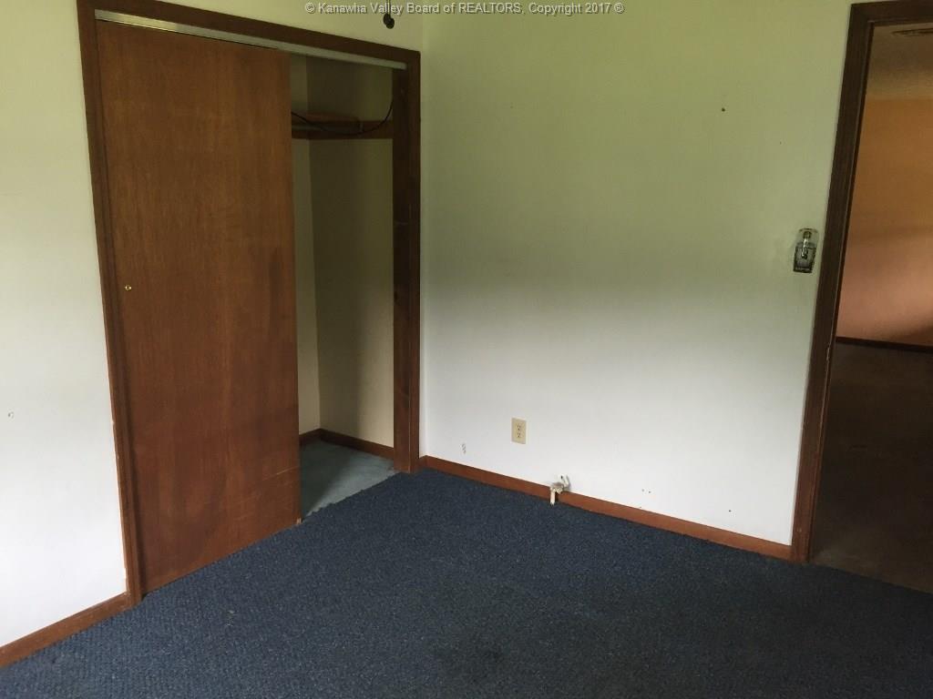 2518 25th Street, Nitro, WV 25143