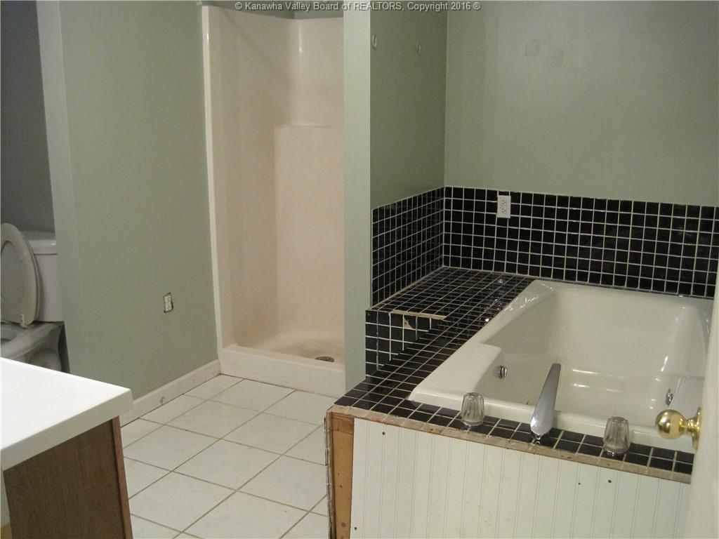 410 Cross Lanes Drive, Nitro, WV 25143