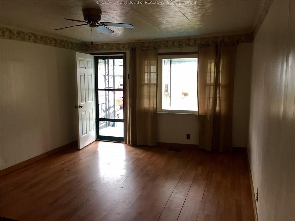 512 5th Street, Nitro, WV 25143