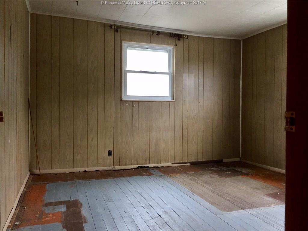 512 5th Street, Nitro, WV 25143