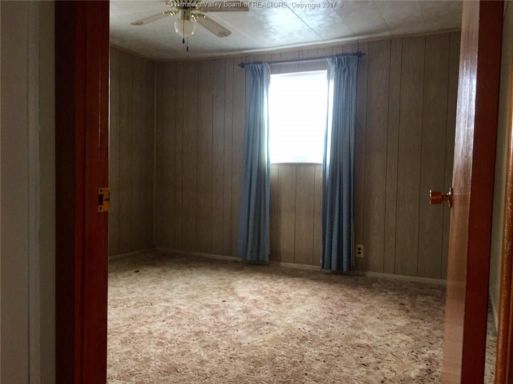 512 5th Street, Nitro, WV 25143