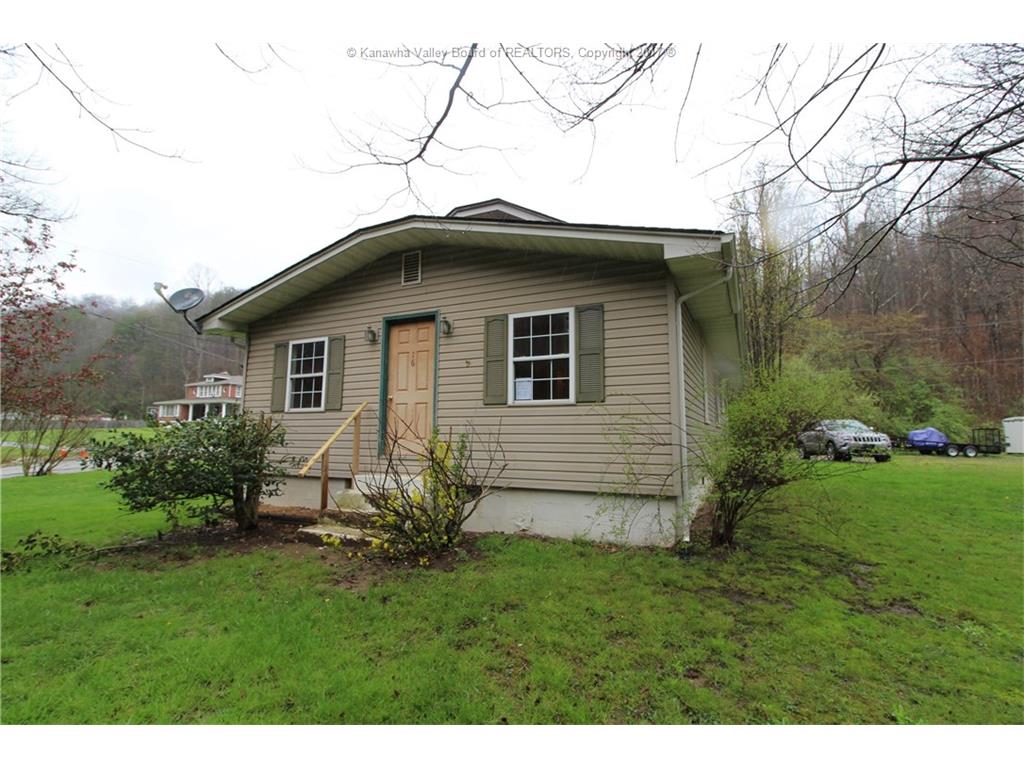 16 Laurel Branch Road, Peytona, WV 25154