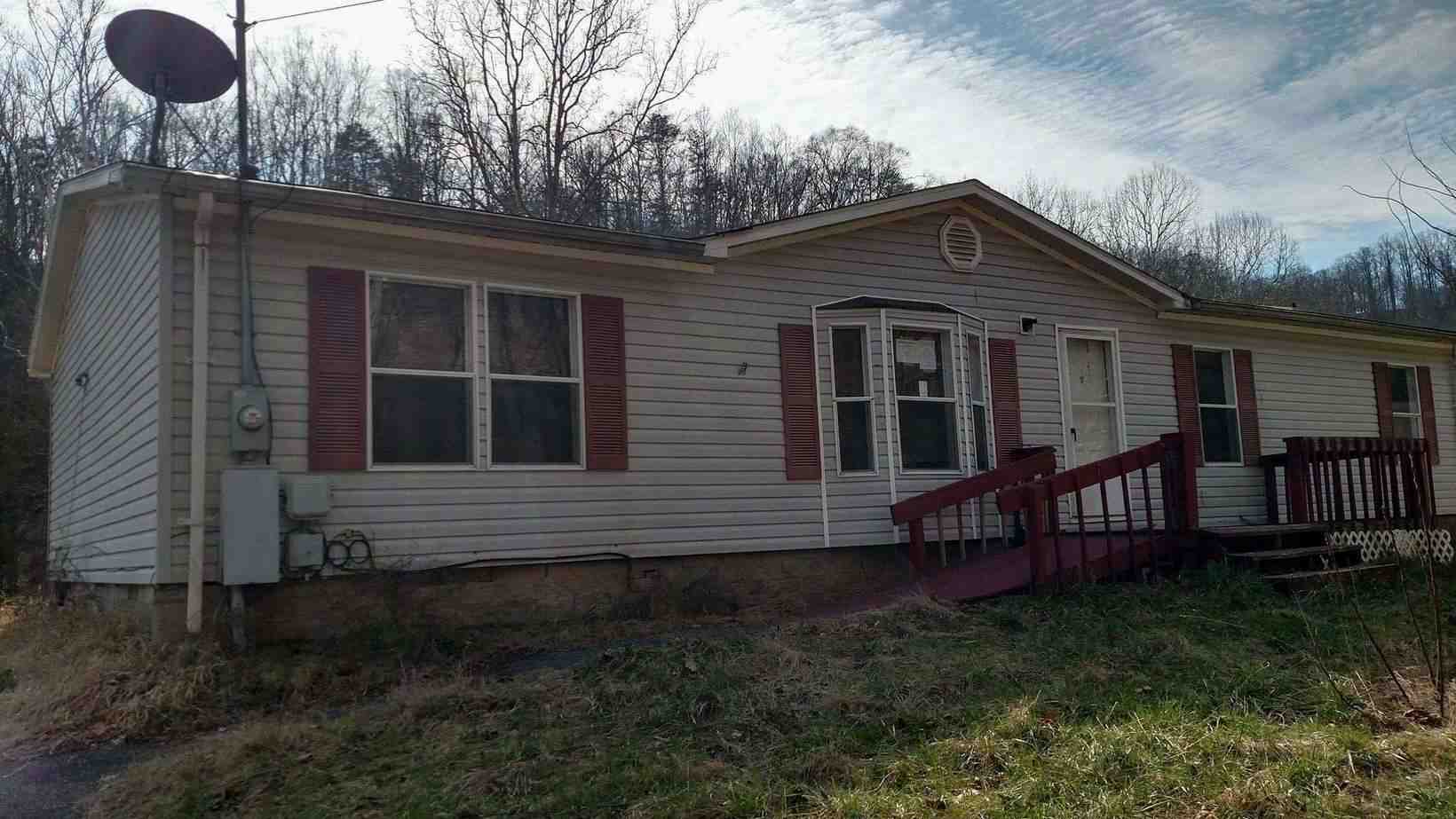 126c Heizer Creek Rd.Poca, WV, 25159Putnam County