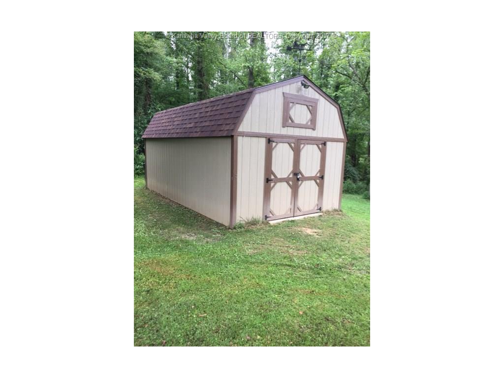 1321 Strawberry Road, Saint Albans, WV 25177
