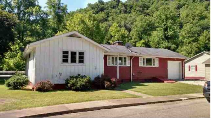 330 Barrett CirBarrett, WV, 25208Boone County