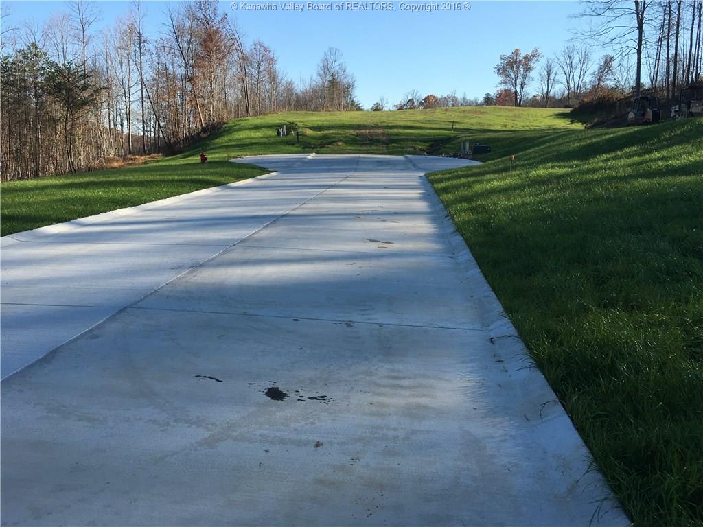 74  Hyde Park Road, Winfield, WV 25213