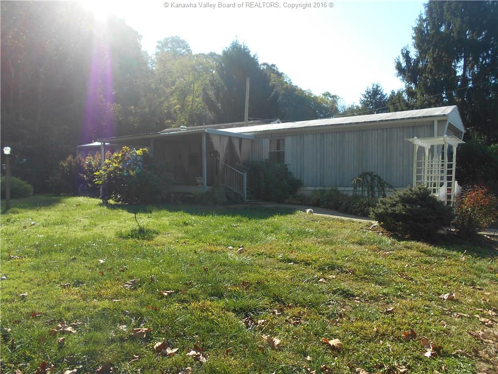 136 High Street, Mason, WV 25260