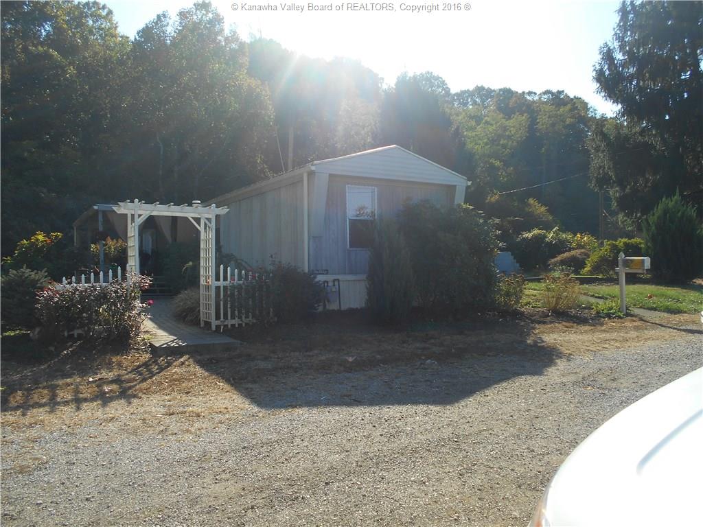136 High Street, Mason, WV 25260