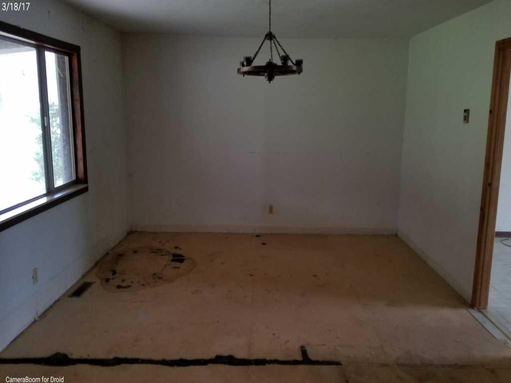 211 Lee St, Mason, WV 25260