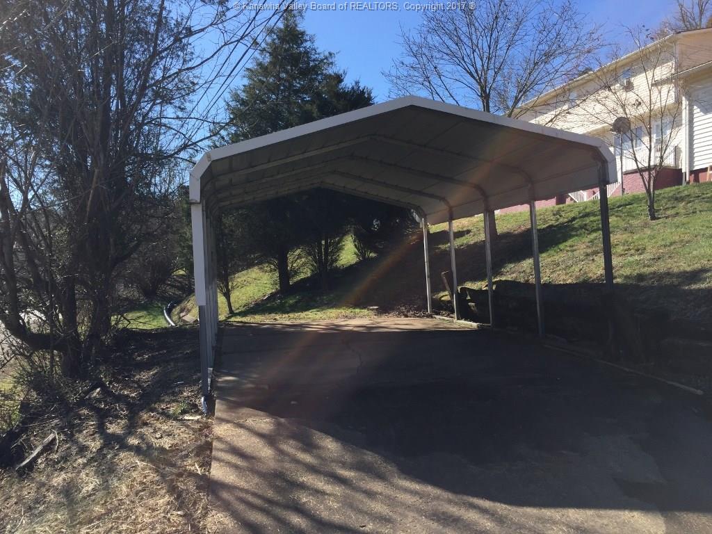 748 Klondyke Road, Ripley, WV 25271