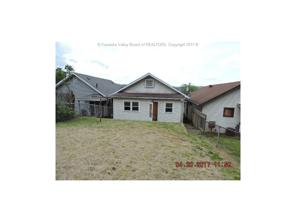 1026 Red Oak Street, Charleston, WV 25302