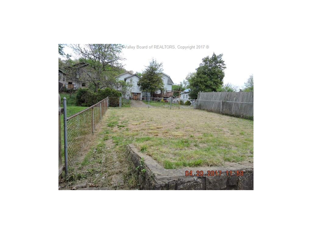 1026 Red Oak Street, Charleston, WV 25302