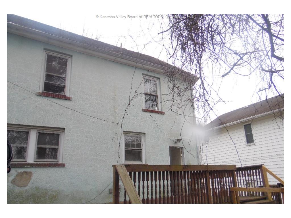 7 Buena Vista Place, Charleston, WV 25302