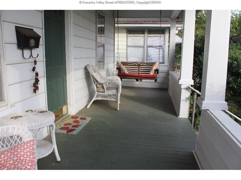 924 Red Oak Street, Charleston, WV 25302