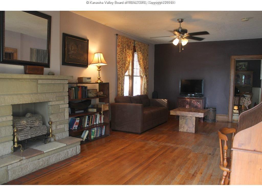 924 Red Oak Street, Charleston, WV 25302