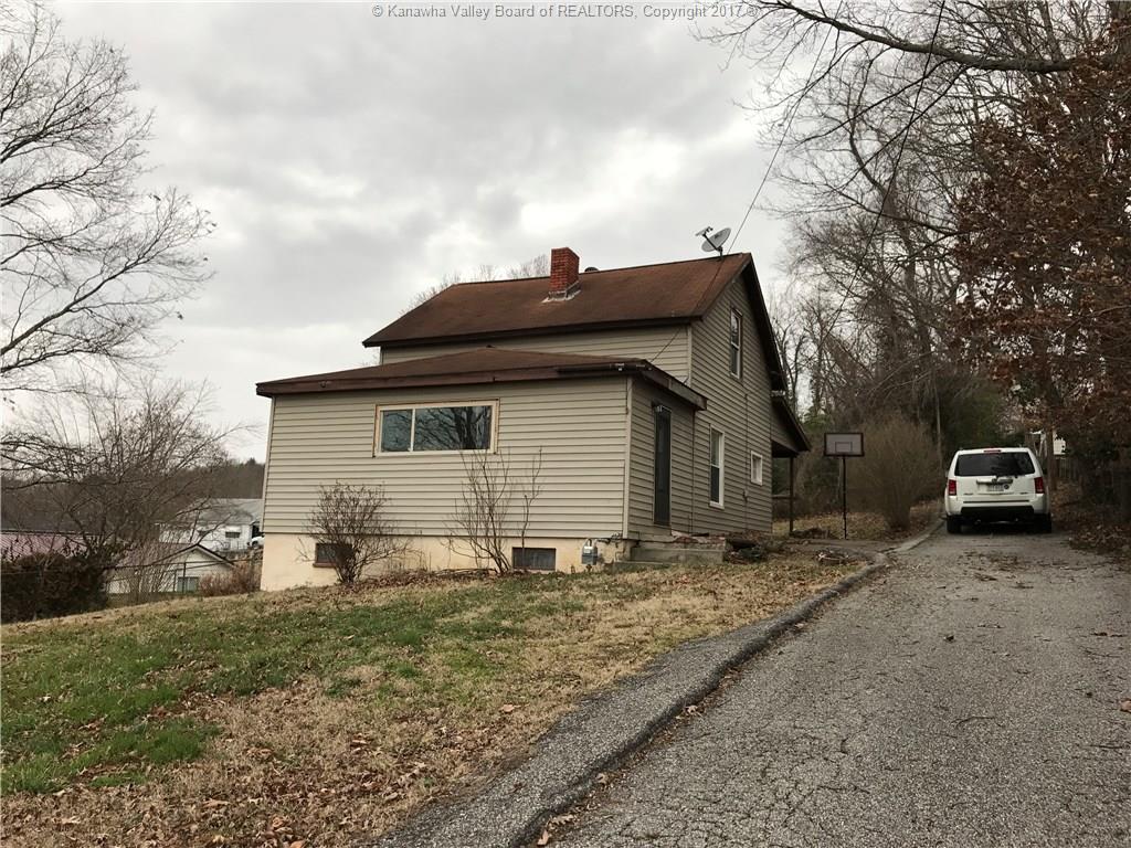 1211 Woodland Drive, Charleston, WV 25302
