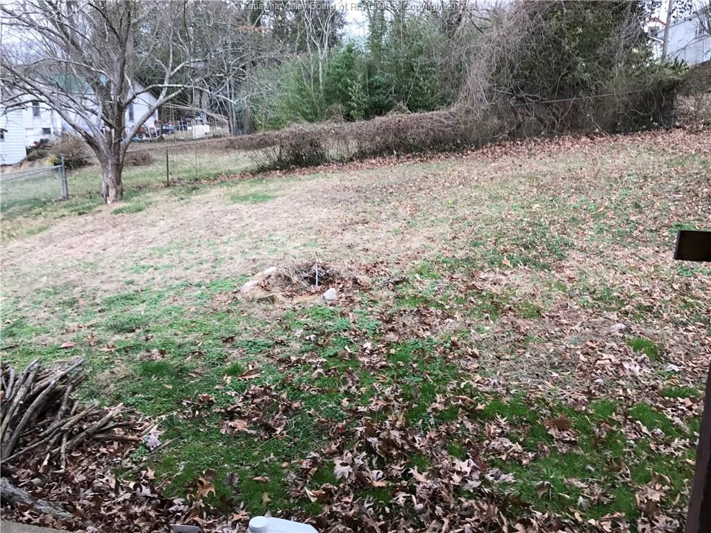 1211 Woodland Drive, Charleston, WV 25302