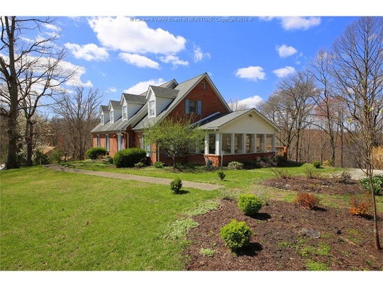 101 Whispering Woods Rd