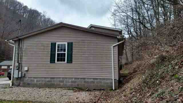 696 Georges DrMalden, WV, 25306Kanawha County