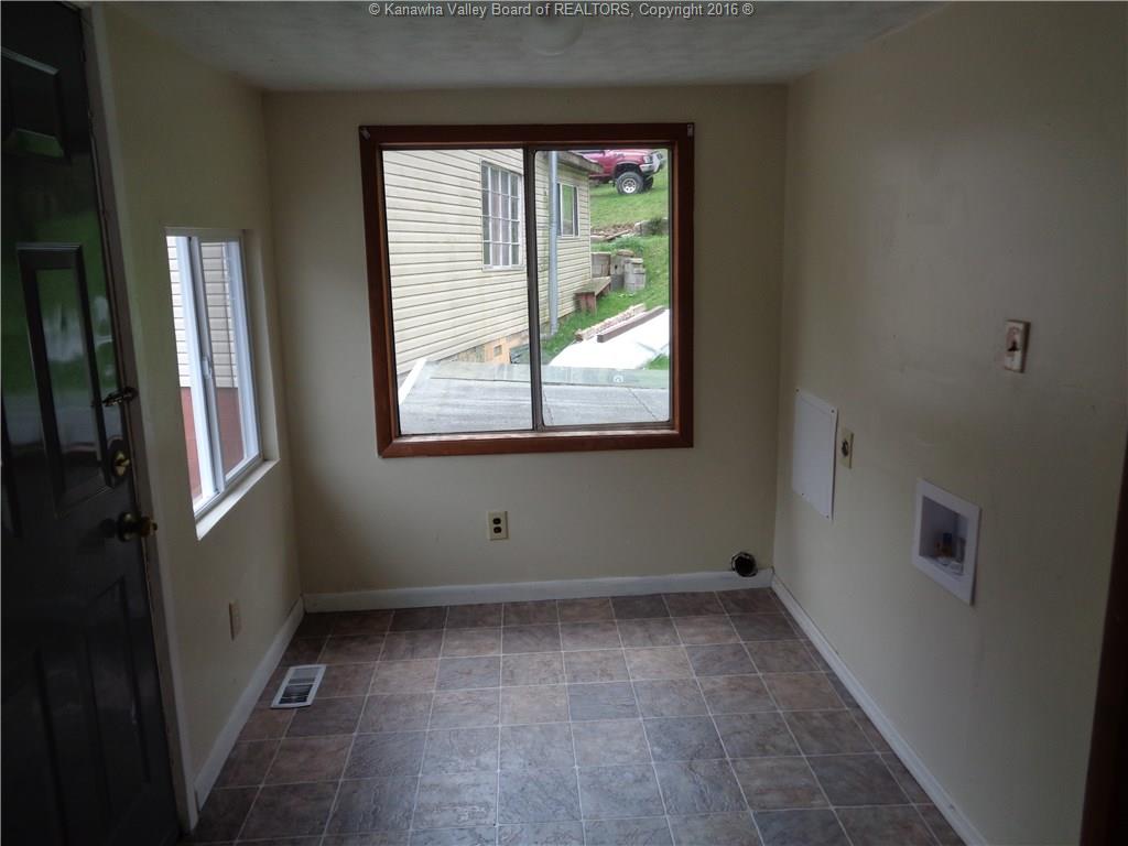 96 Spruce Hill Drive, Charleston, WV 25306