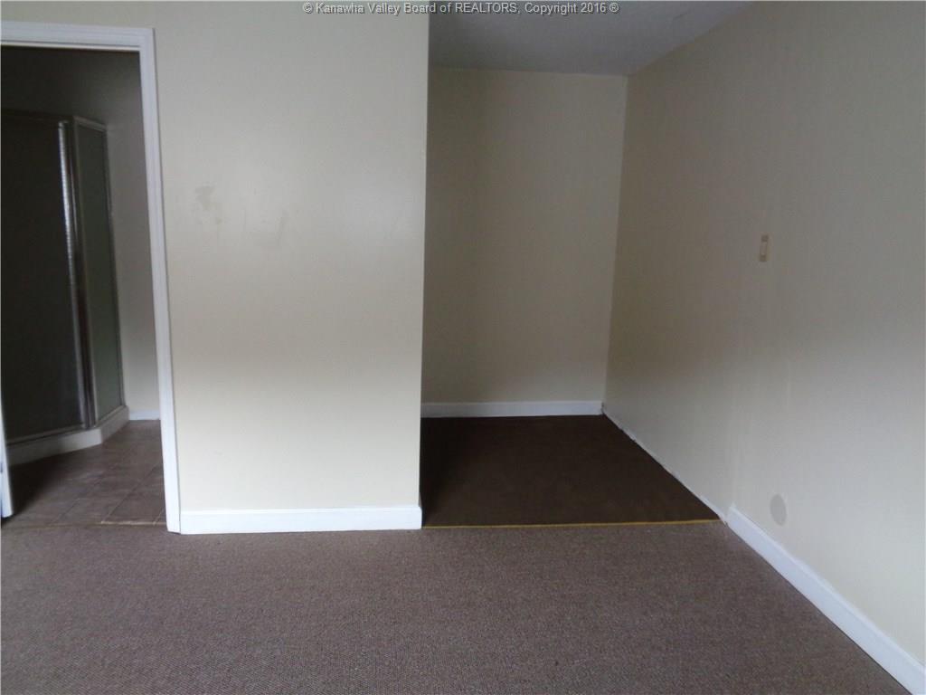 96 Spruce Hill Drive, Charleston, WV 25306