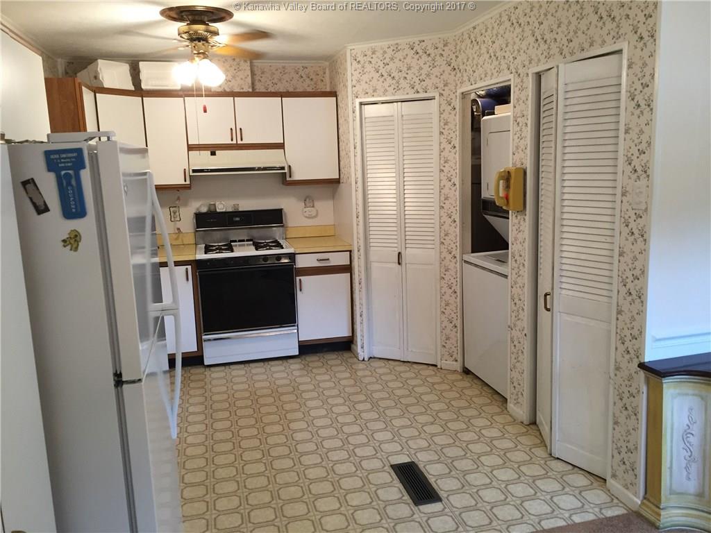 1631 Trace Fork Road, South Charleston, WV 25309