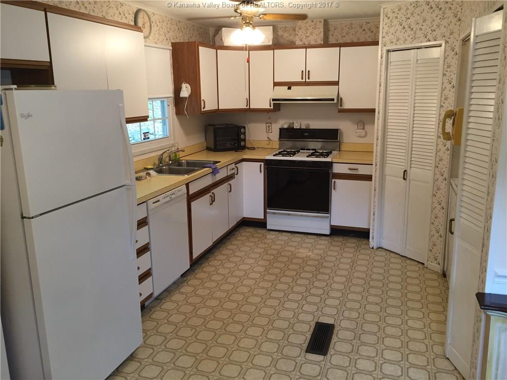 1631 Trace Fork Road, South Charleston, WV 25309