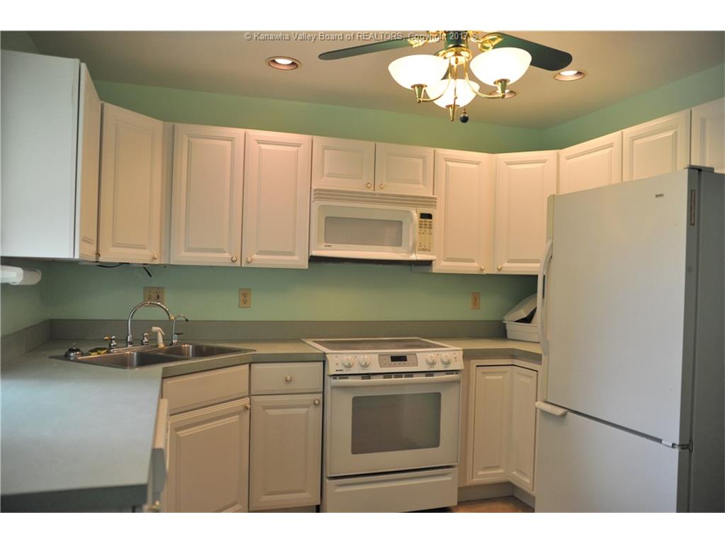 396 Kenna Drive, South Charleston, WV 25309