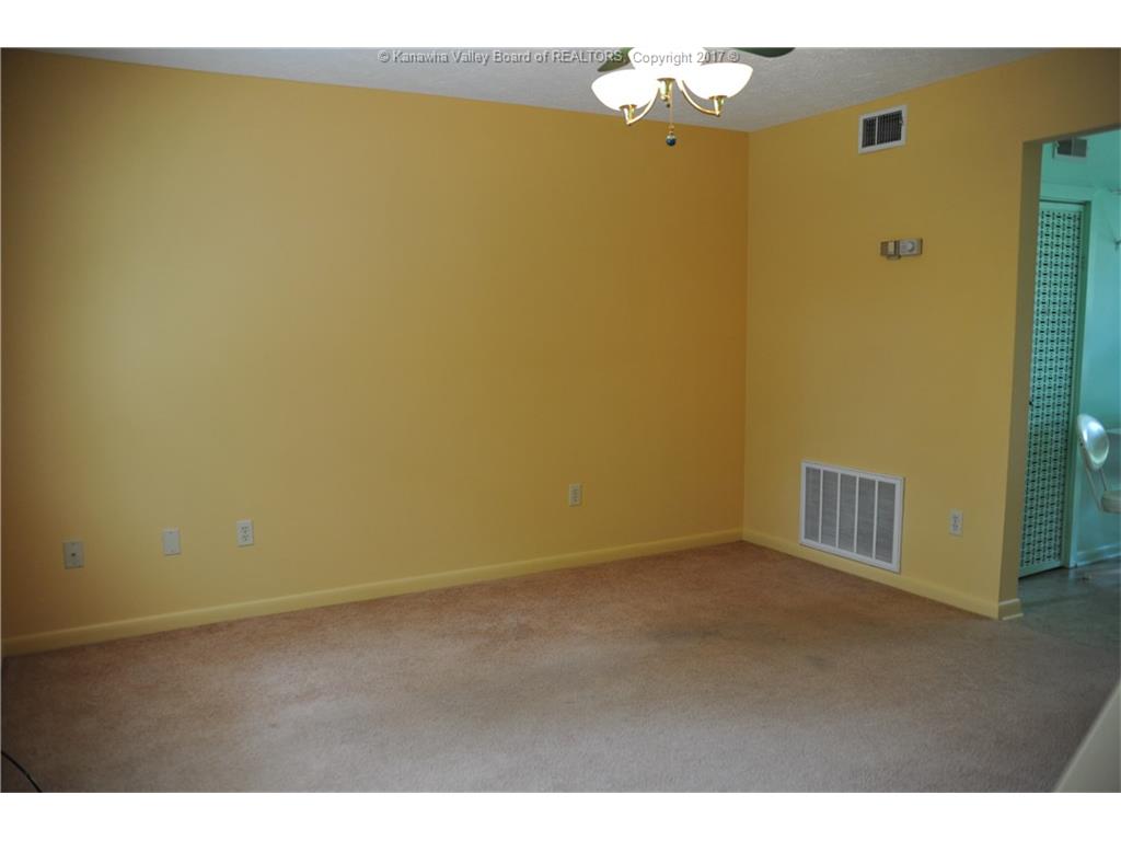 396 Kenna Drive, South Charleston, WV 25309