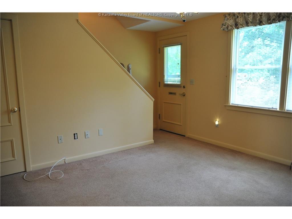 396 Kenna Drive, South Charleston, WV 25309