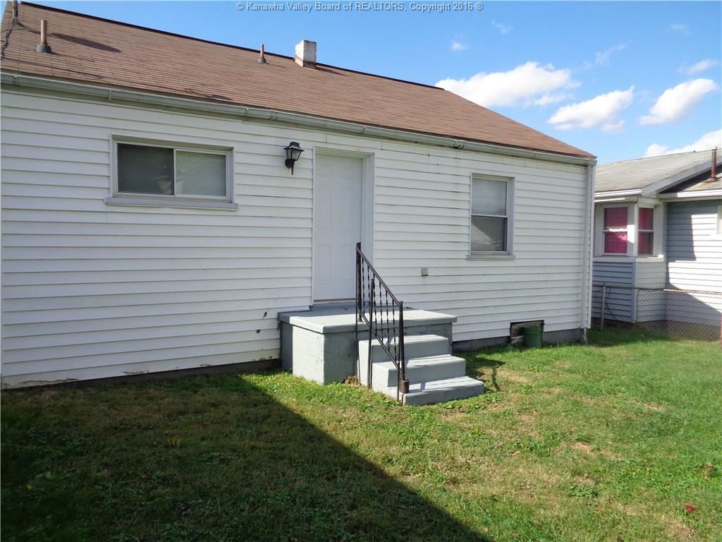 214 32ND STREET, Charleston, WV 25312