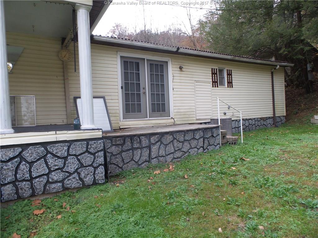 802 Mile Fork Road, Charleston, WV 25312