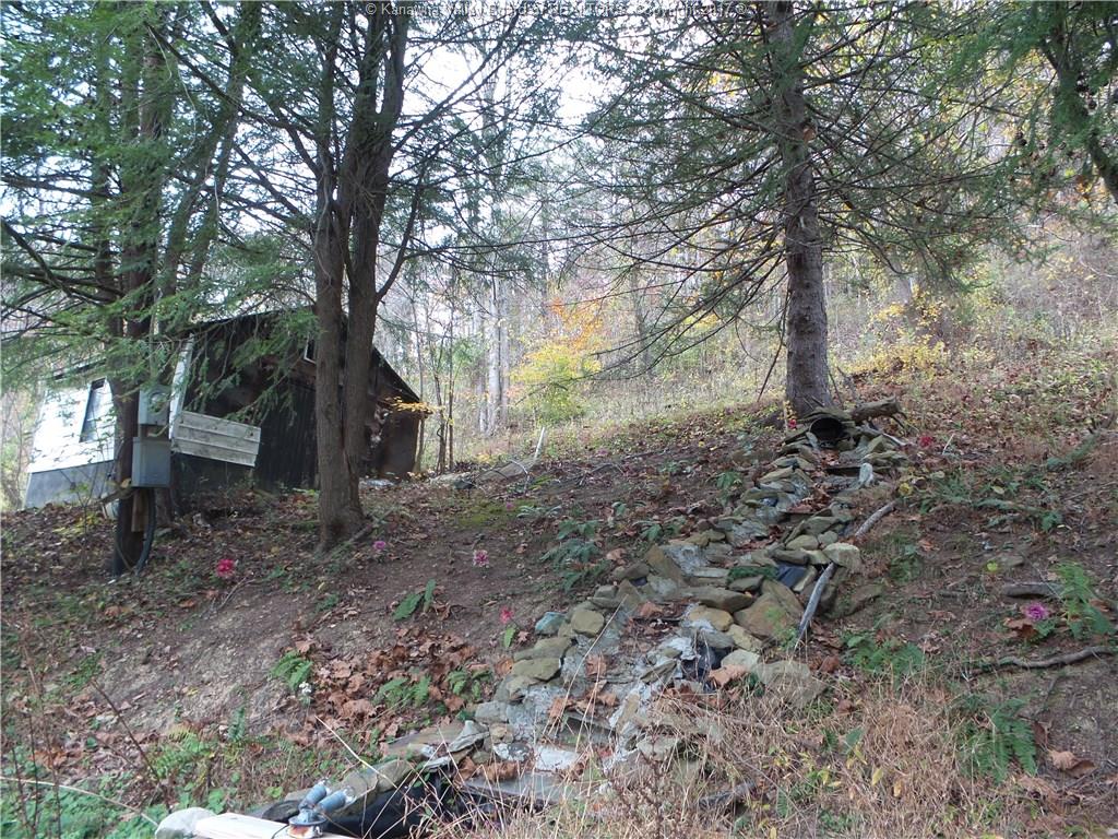 802 Mile Fork Road, Charleston, WV 25312