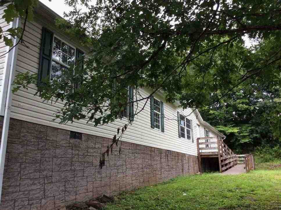 661 Lakewood DrCharleston, WV, 25312Kanawha County
