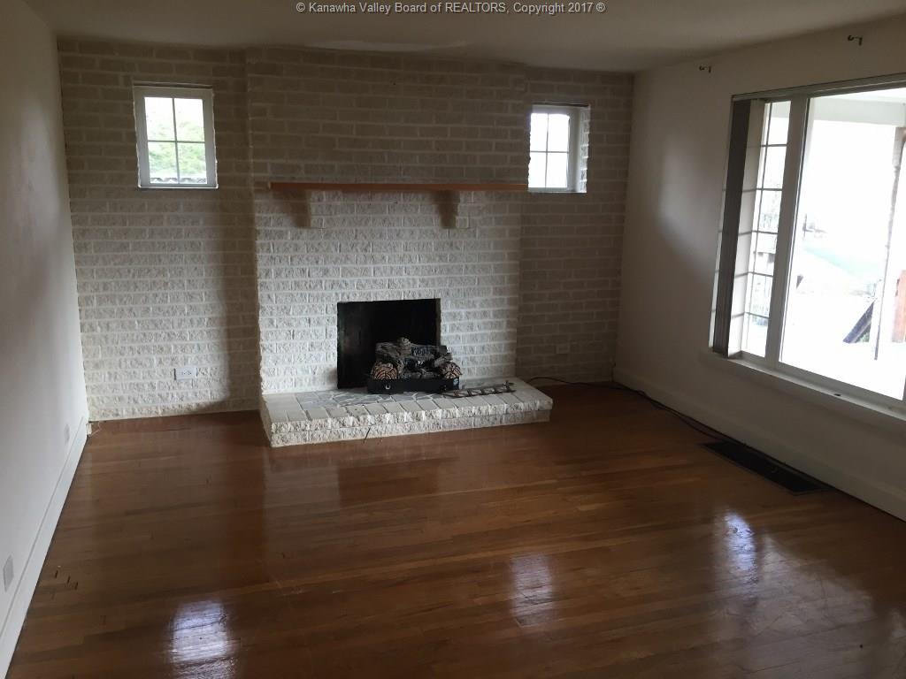 33 Soldier Lane, Charleston, WV 25313