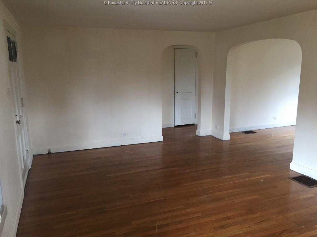 33 Soldier Lane, Charleston, WV 25313