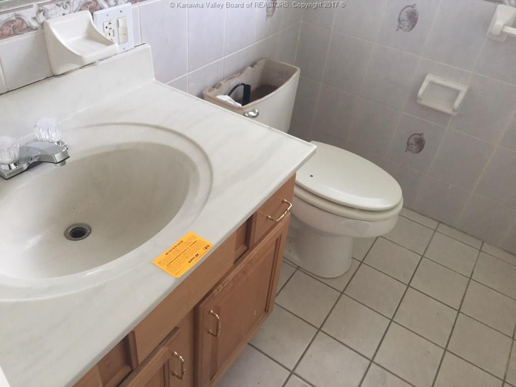 33 Soldier Lane, Charleston, WV 25313