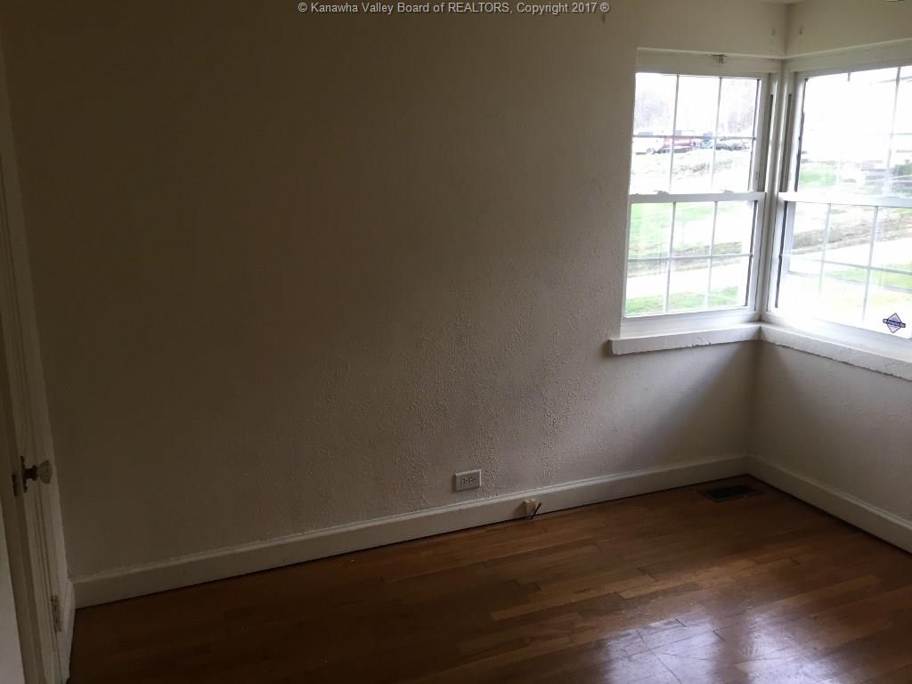 33 Soldier Lane, Charleston, WV 25313