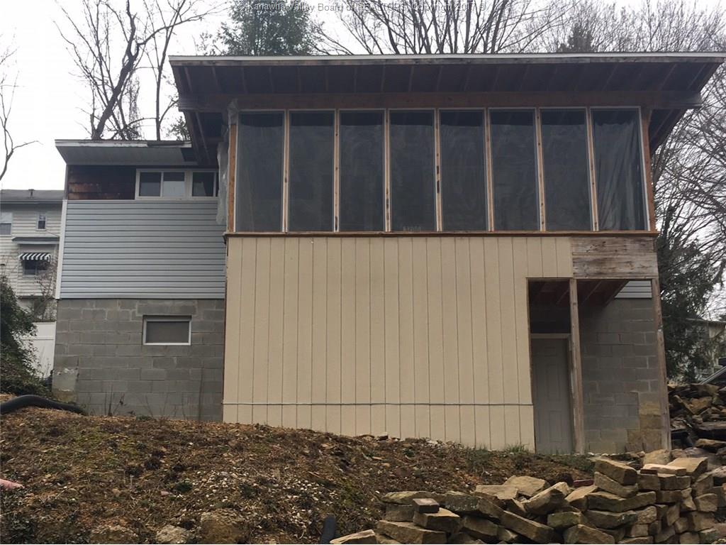 1200 Ashwood Road, Charleston, WV 25314