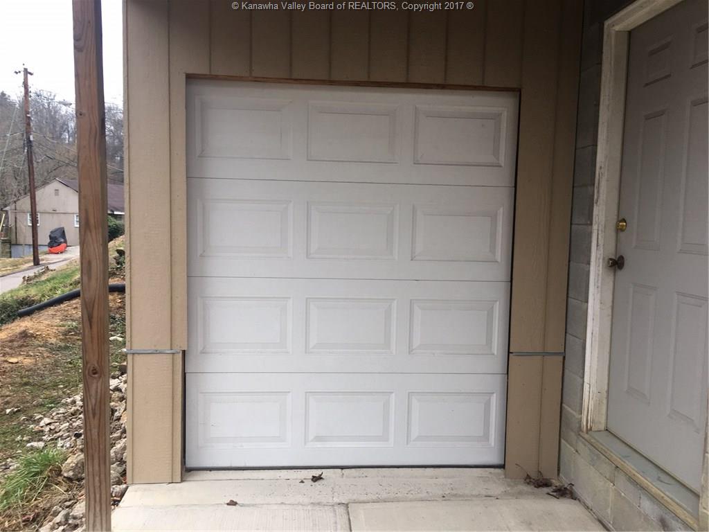 1200 Ashwood Road, Charleston, WV 25314