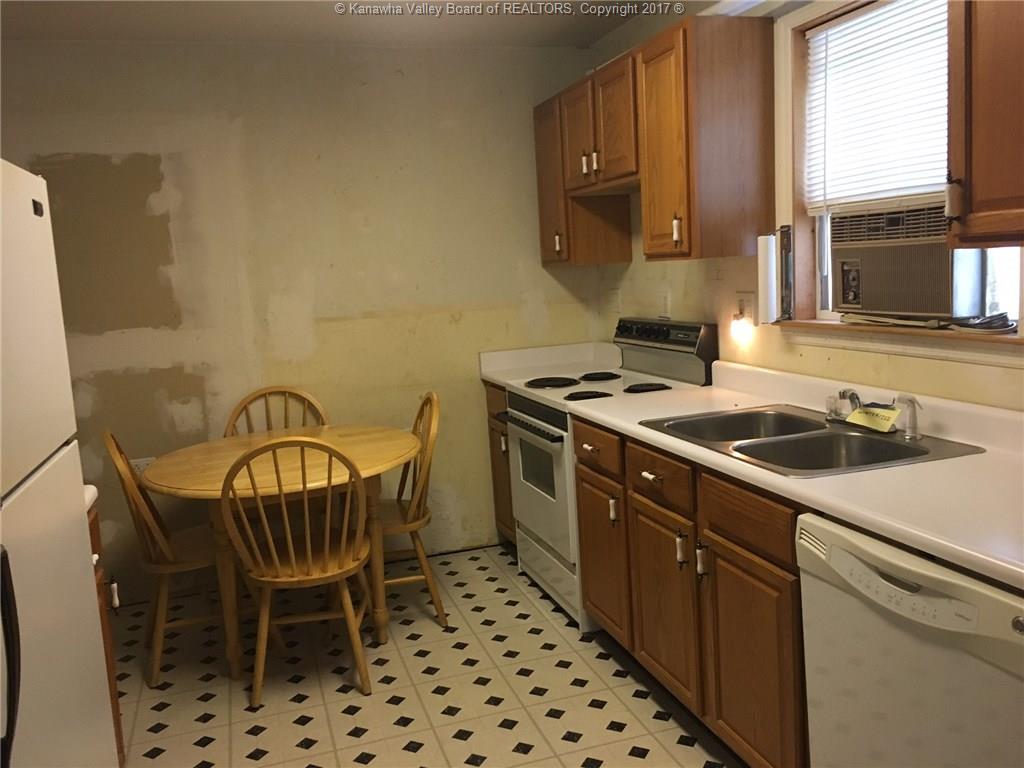 1200 Ashwood Road, Charleston, WV 25314
