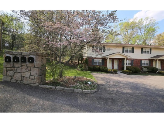 1800 Roundhill Rd