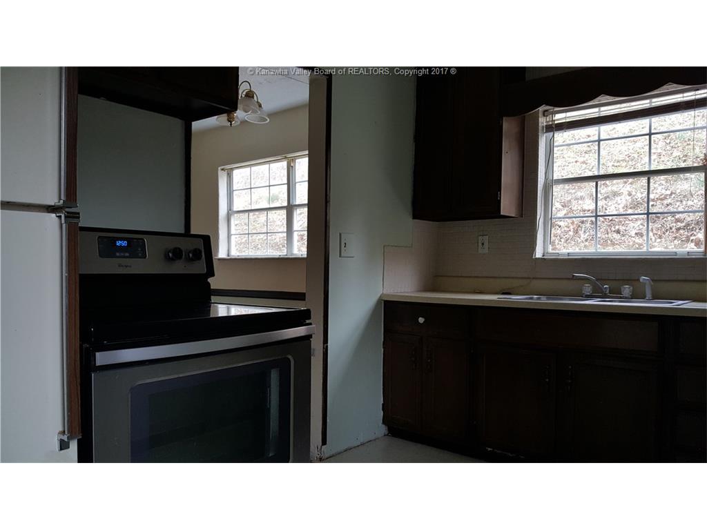 924 Woodward Drive, Charleston, WV 25387